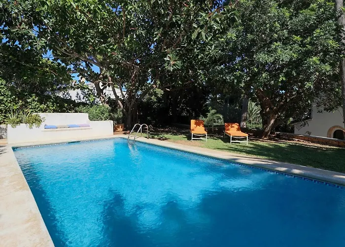 Casa Algarrobo Villa *